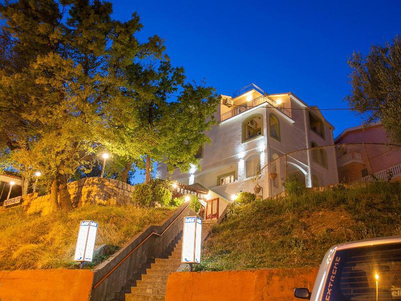 فندق Pansion Nobel Petrovac المظهر الخارجي الصورة